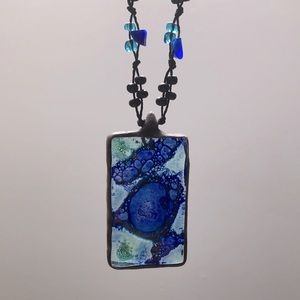 ❤️3/$29 Funky glass necklace